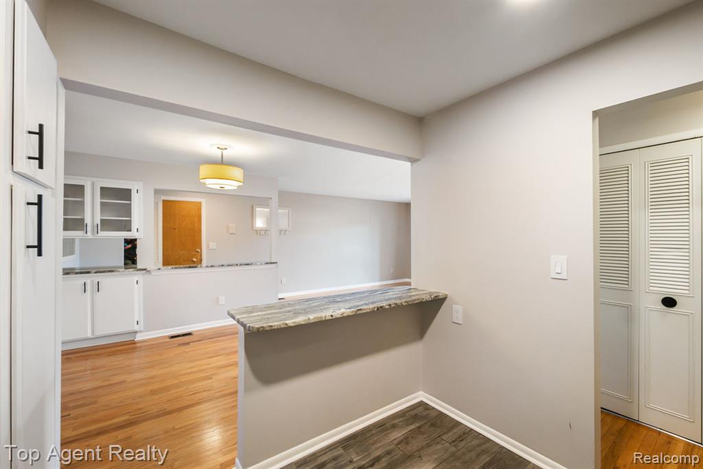 8353 Kennedy Circle, Warren, MI 48093 — Photo 21