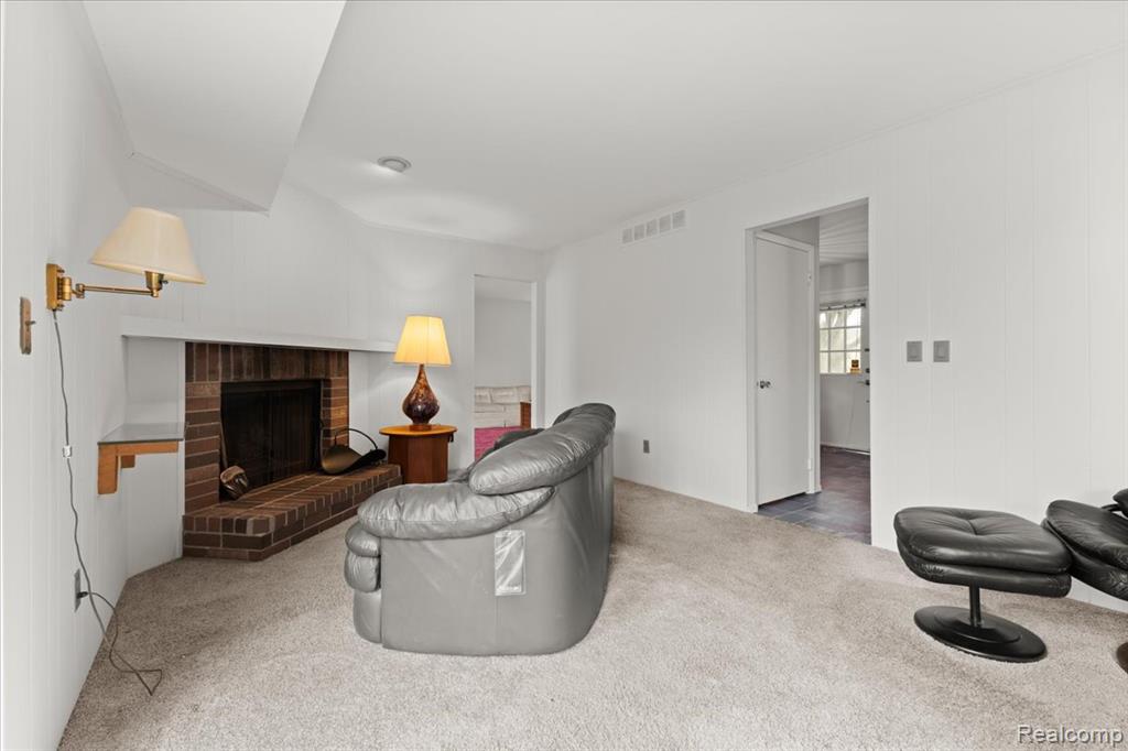 5634 Stratford Drive, West Bloomfield, MI — Photo 11
