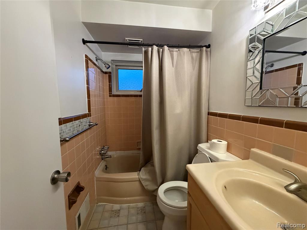 25125 Campbell Avenue, Warren, MI 48089 — Photo 11