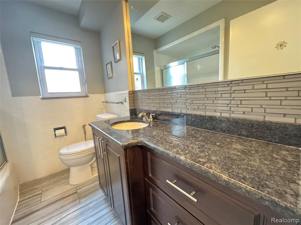 5476 Orchard Avenue, Dearborn, MI 48126 — Photo 17
