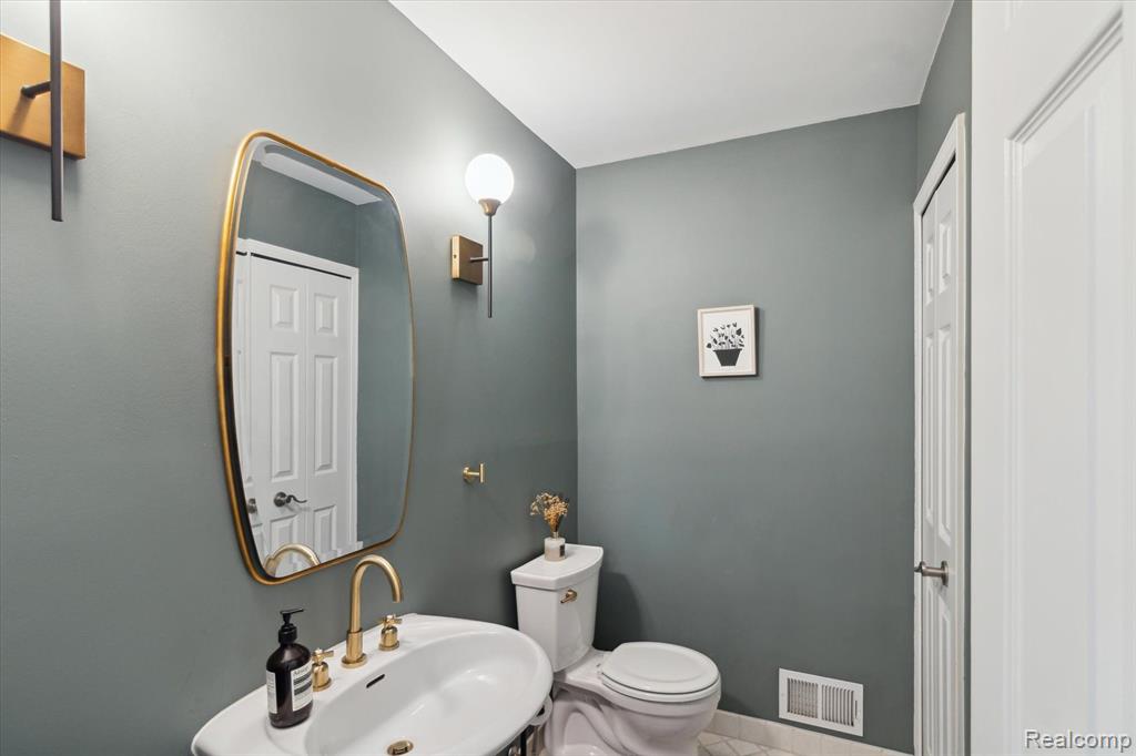 42437 STEEPLEVIEW Street, Northville, MI 48168 — Photo 18