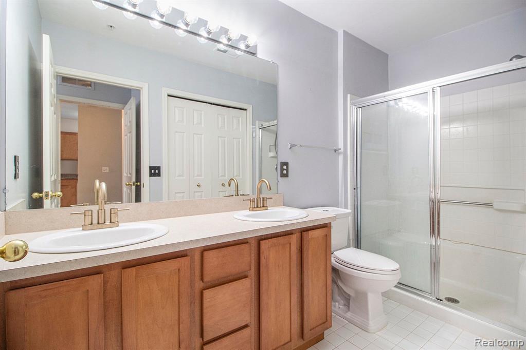625 VILLAGE Lane, Milford, MI 48381 — Photo 15