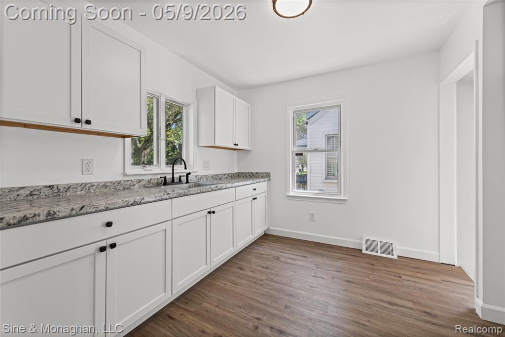 8845 Canyon Street, Grosse Pointe, MI 48236 — Photo 6