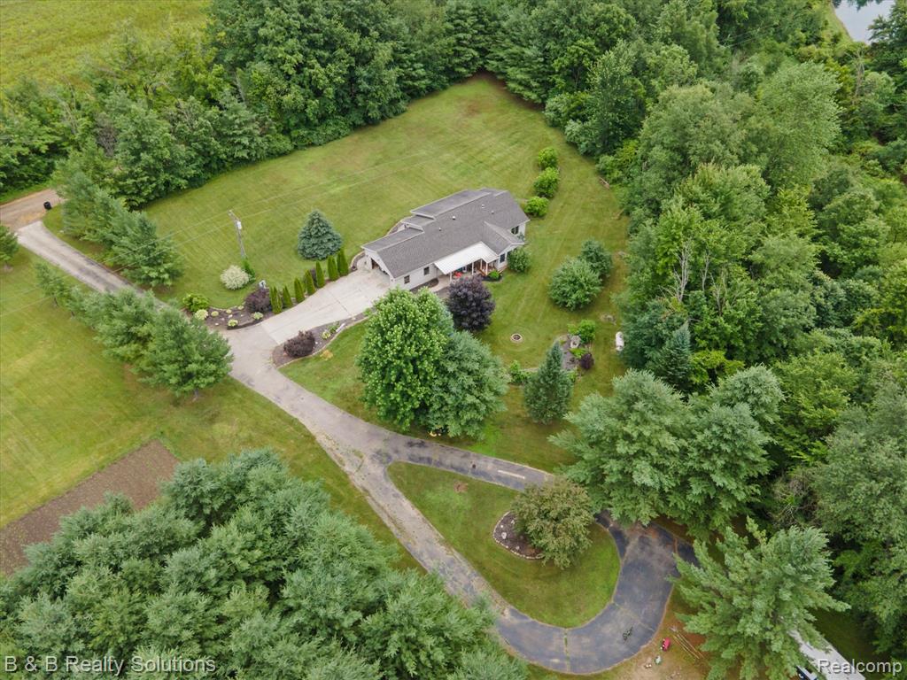 2264 Dodds Road, North Branch, MI 48461 — Photo 38