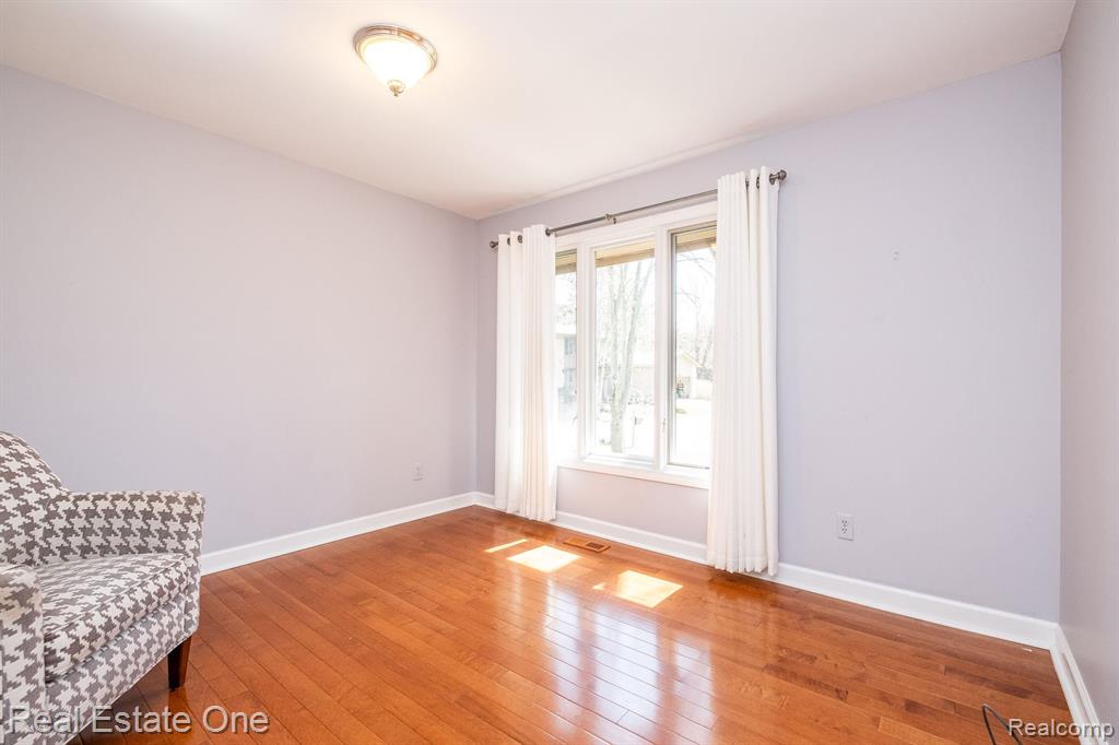 6534 RED CEDAR Lane, West Bloomfield, MI 48324 — Photo 7