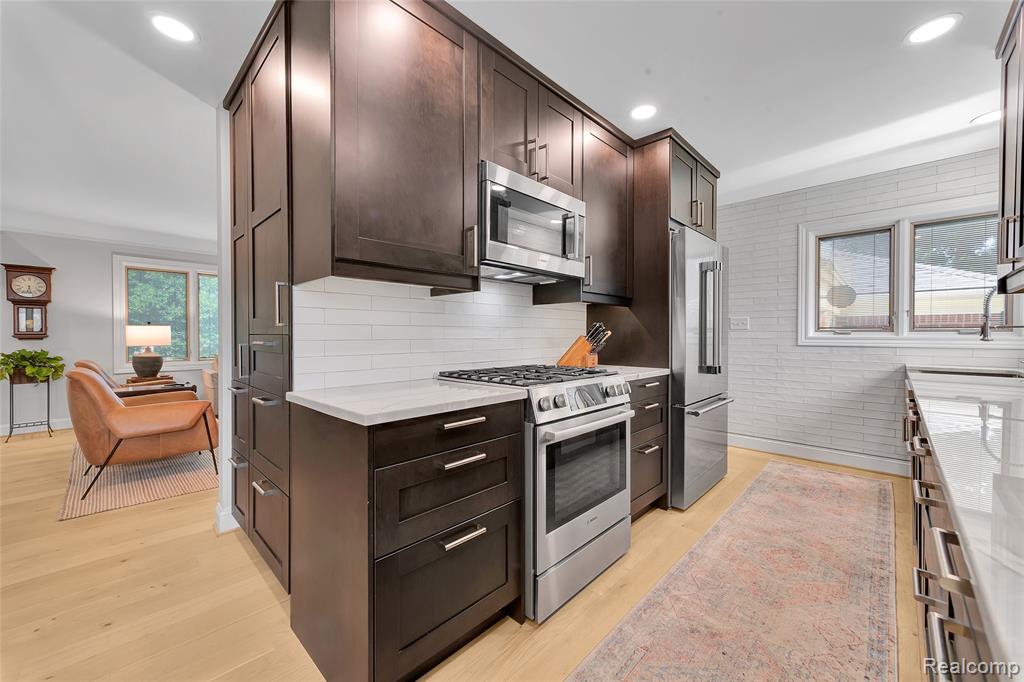 549 S Bywood Avenue, Clawson, MI — Photo 15