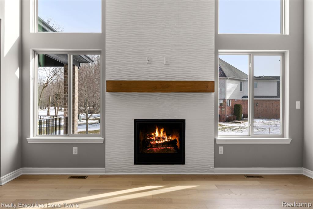 53972 CARRIGAN Drive, New Baltimore, MI 48047 — Photo 15