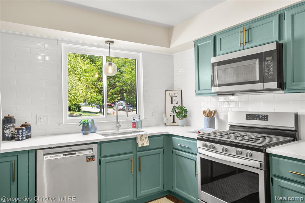 61374 Dean Drive, South Lyon, MI 48178 — Photo 17