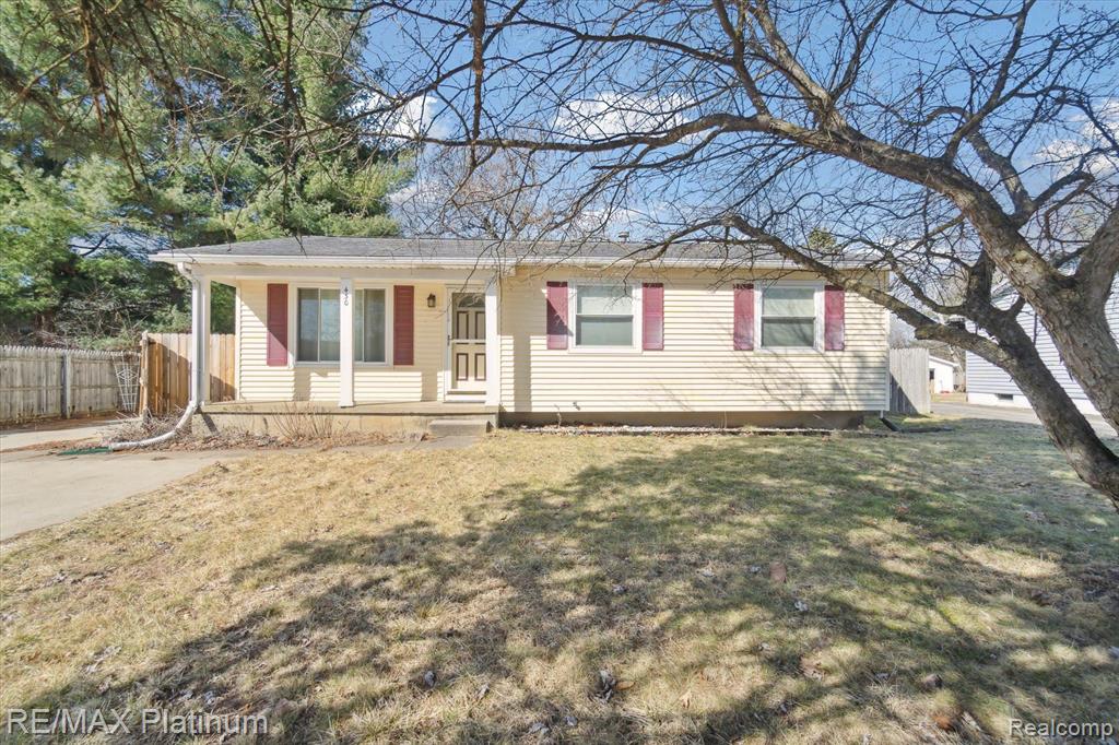 430 WILD OAK Lane, Perry, MI 48872 — Photo 2
