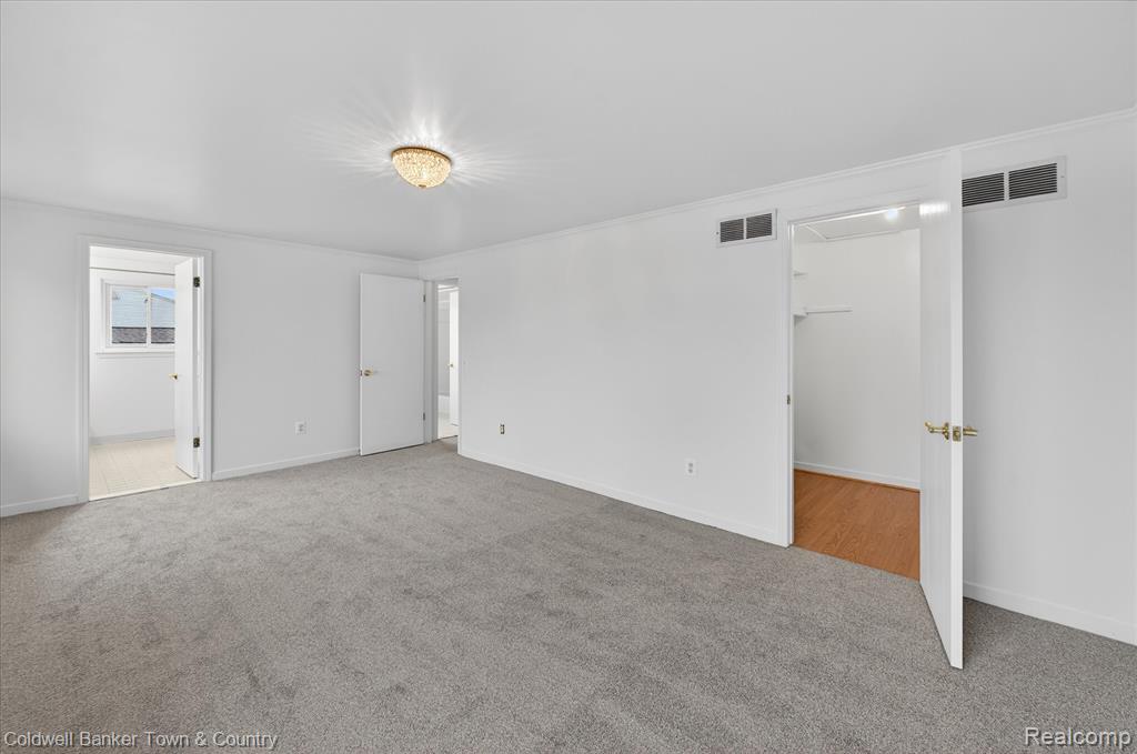 8895 Knolson Avenue, Livonia, MI 48150 — Photo 24