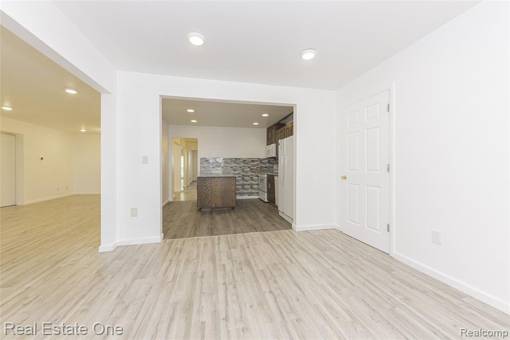 27630 W Echo Valley, 221, Farmington Hills, MI 48334 — Photo 19