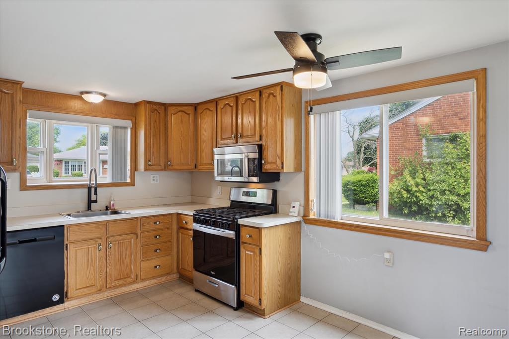 6510 CADILLAC Street, Garden City, MI — Photo 19