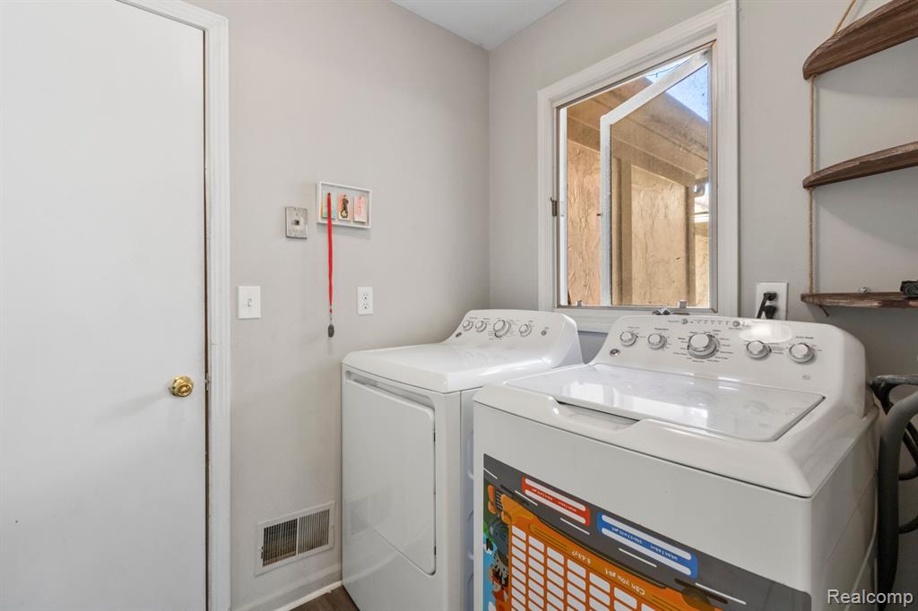 42036 SARATOGA Circle, Canton, MI 48187 — Photo 15