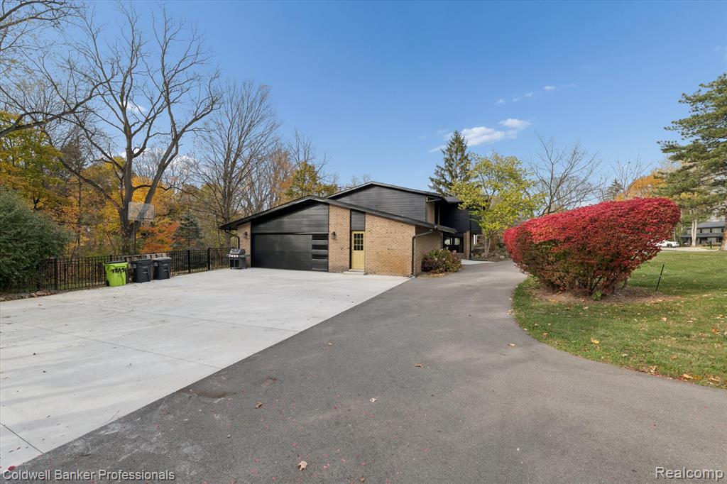 18275 Edenderry Street, Northville, MI 48168 — Photo 46