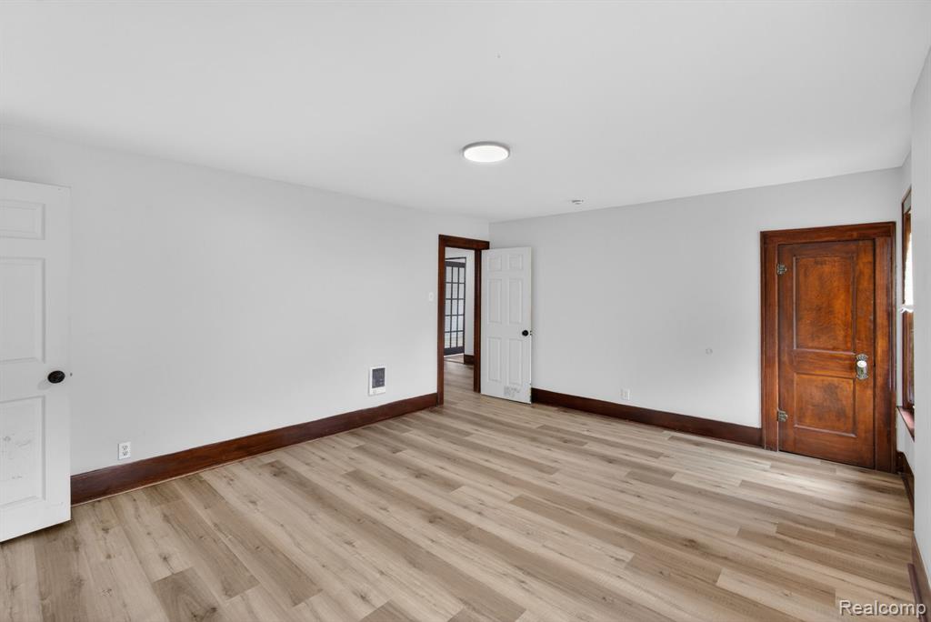 810 E 8th Street, Flint, MI 48503 — Photo 22