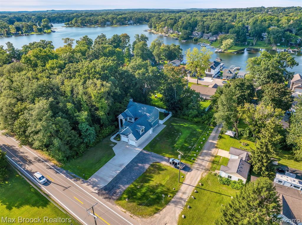 8330 COOLEY LAKE Road, Commerce Twp, MI 48382 — Photo 41