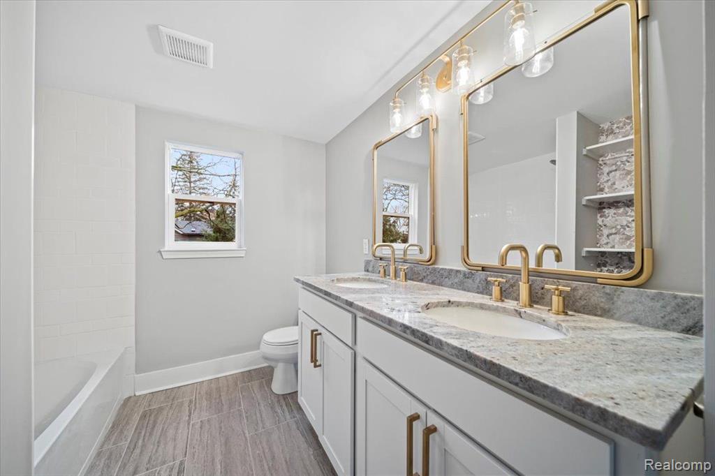 360 NEWTON Drive, Lake Orion, MI 48362 — Photo 24
