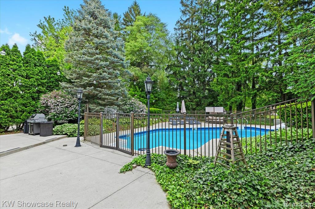 52890 Seven Oaks Drive, Shelby Twp, MI 48316 — Photo 43