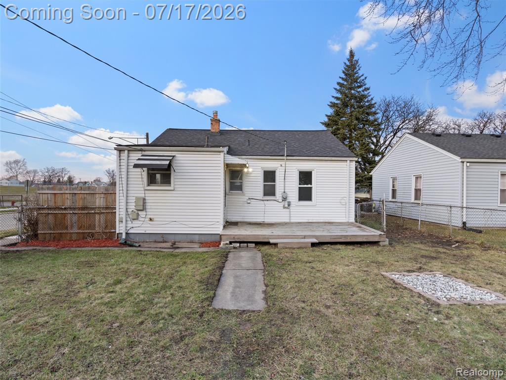 904 E Otis Avenue, Hazel Park, MI 48030 — Photo 4
