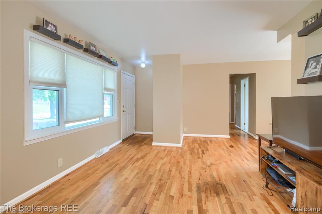 744 W Chelsea Circle, Davison, MI 48423 — Photo 8