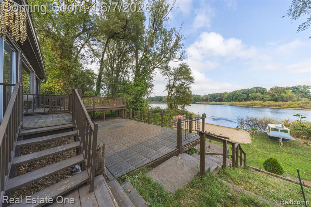200 E CANYON Drive, Milford, MI 48380 — Photo 57