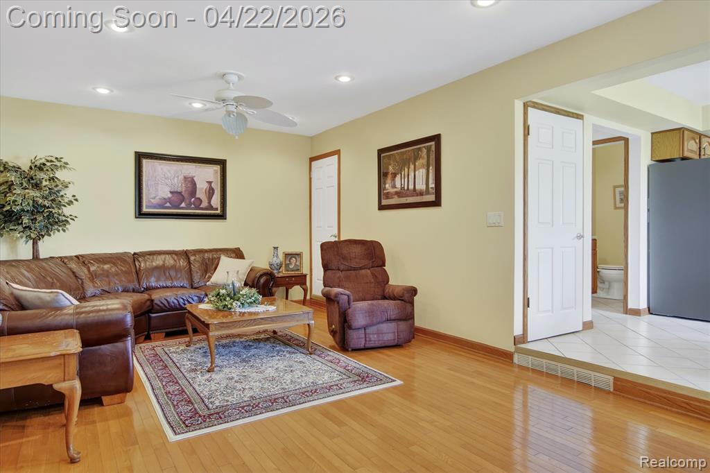 44226 Harsdale Drive, Canton, MI 48187 — Photo 21