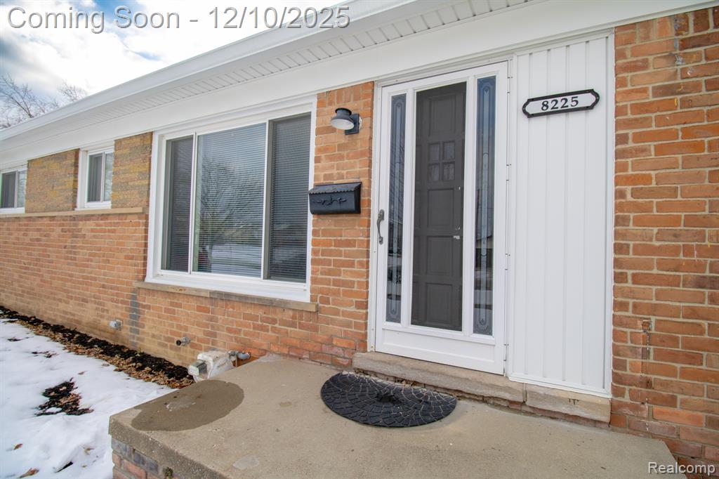 8225 N Hubbard Street, Westland, MI — Photo 5