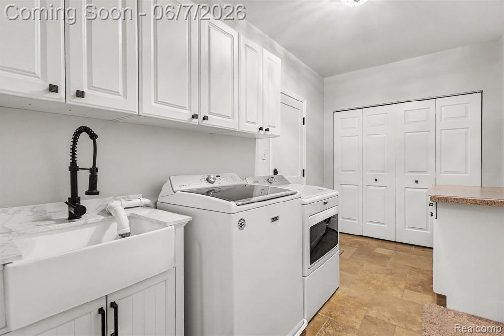 4071 Shore Crest Drive, West Bloomfield, MI 48323 — Photo 23