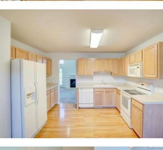 6421 CLUB Court W, Grand Blanc, MI 48439 — Photo 27