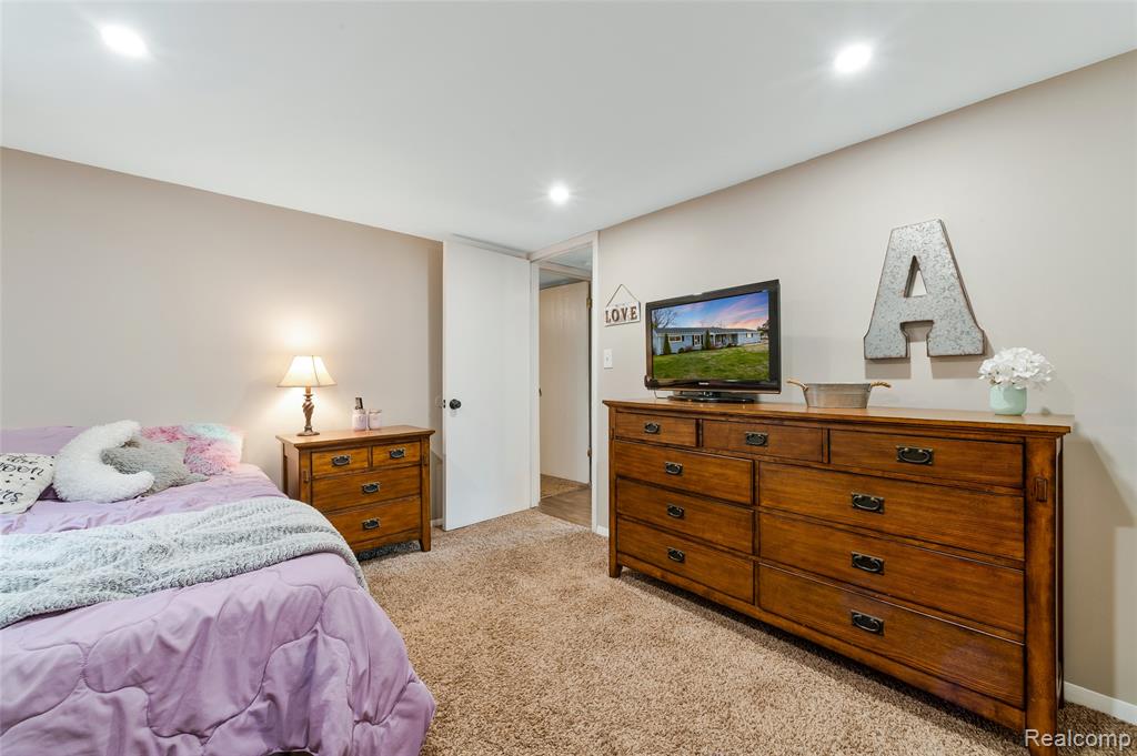355 Sanders Road, Oxford, MI 48371 — Photo 31