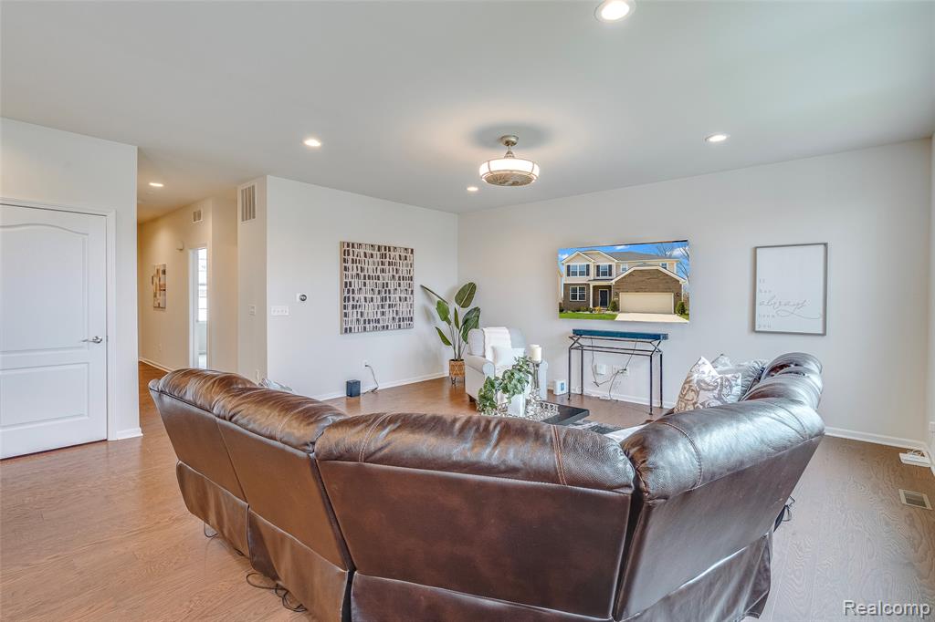 58904 Calabrese Drive, South Lyon, MI 48178 — Photo 22