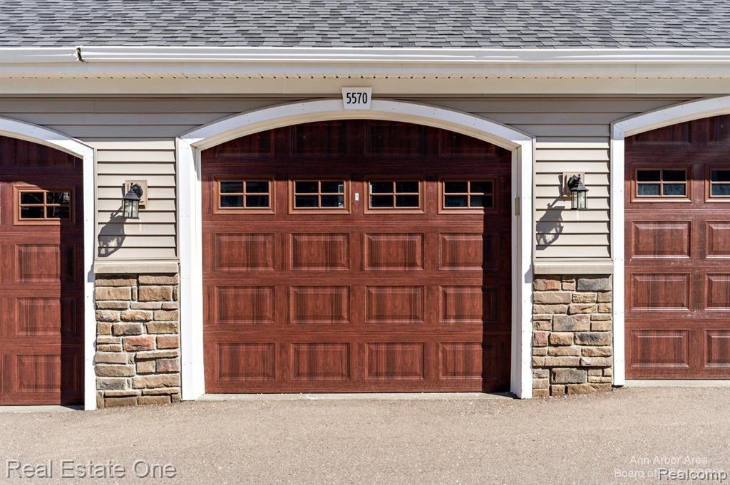 5570 ARBOR CHASE Drive, Ann Arbor, MI 48103 — Photo 22