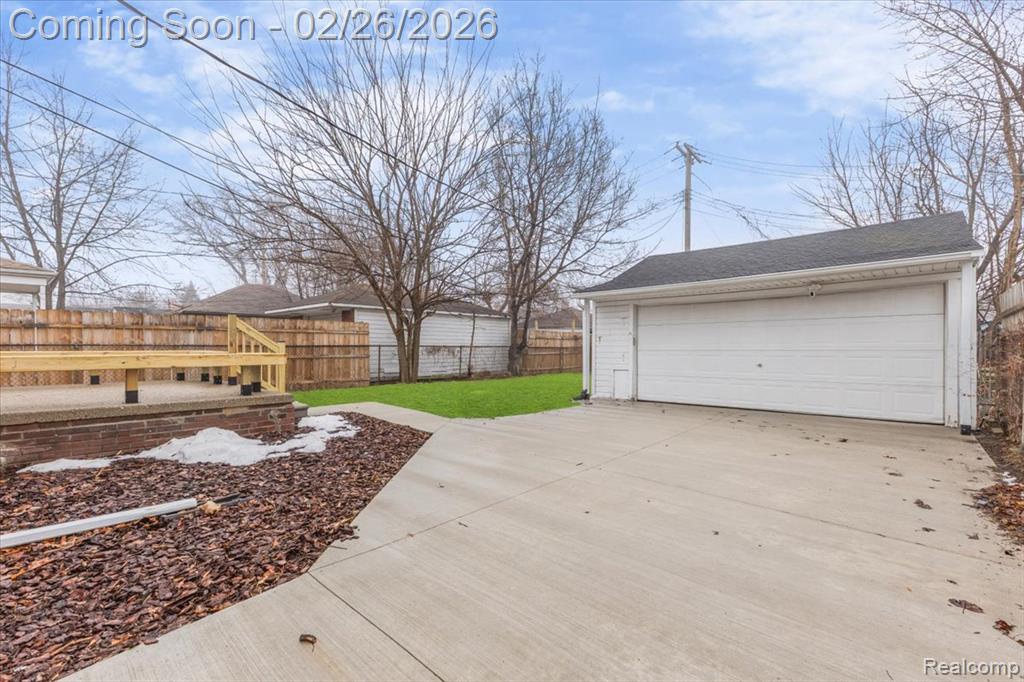 19134 Mallina Street, Grosse Pointe, MI 48236 — Photo 22