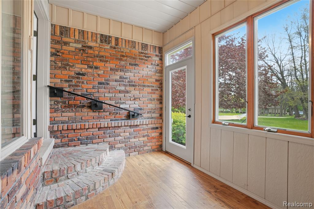 11221 Meadowood Drive, Brighton, MI 48114 — Photo 5