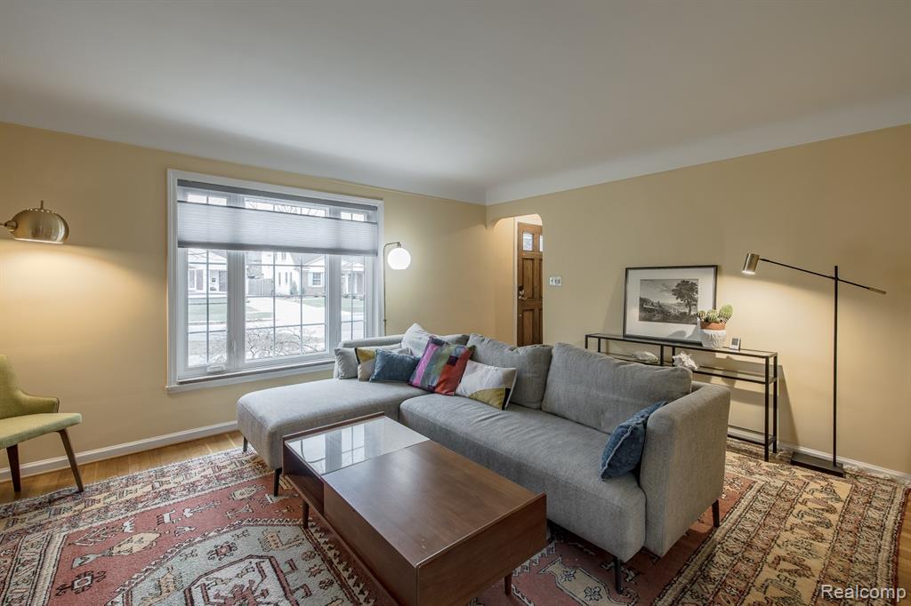 10846 Hart Avenue, Huntington Woods, MI — Photo 10