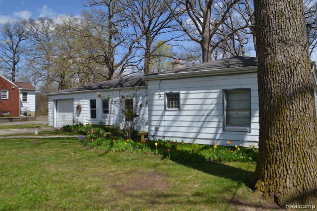 4427 Fenton Road, Burton, MI 48529 — Photo 29