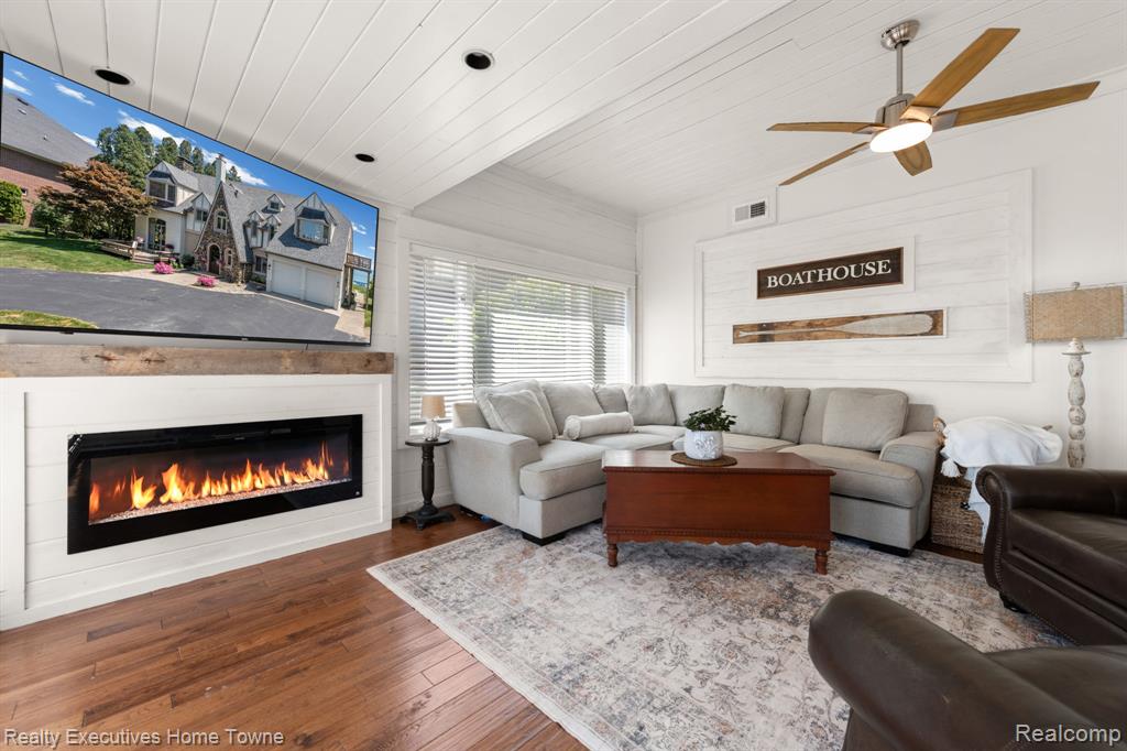 8308 Lakeshore, Burtchville, MI 48059 — Photo 53