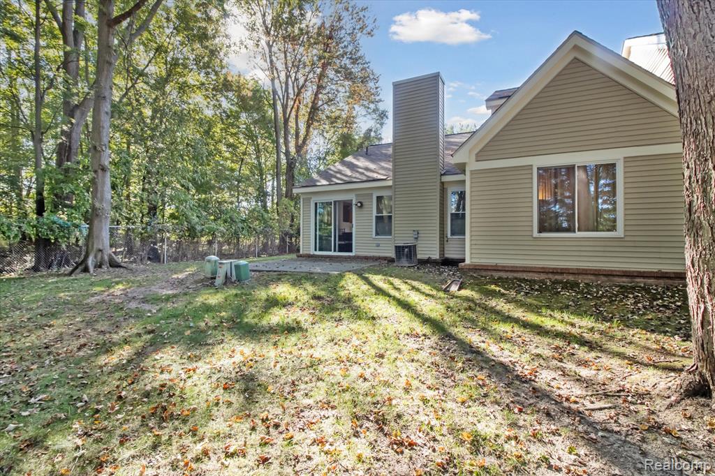 6541 Pembrook Drive, Westland, MI — Photo 18