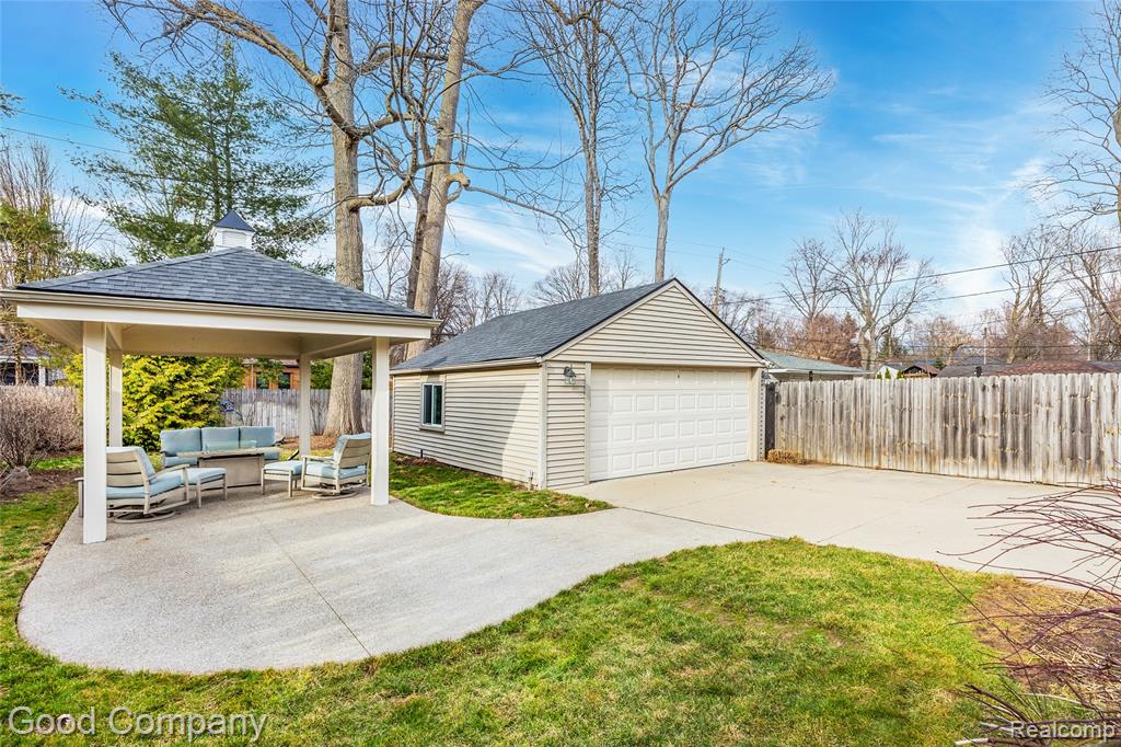 702 Orchard View Drive, Royal Oak, MI 48073 — Photo 33