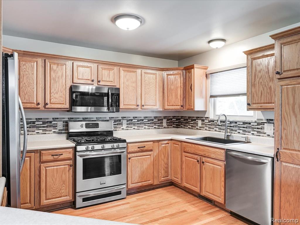 5652 N Lake Drive, Kimball, MI — Photo 11