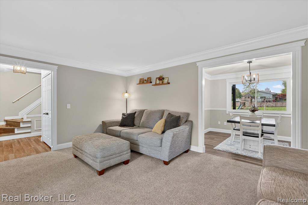 09-3885-Morgan-Rd-Orion-Township-MI-48359-WindowStill.jpg