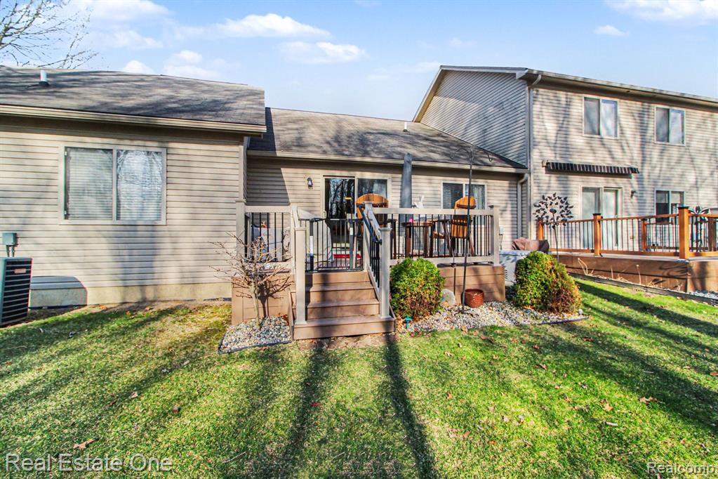 17504 Christina Drive, 193, New Boston, MI 48164 — Photo 2
