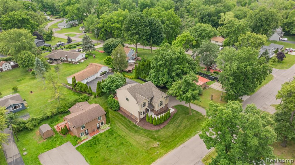 730 Leon Road, Walled Lake, MI 48390 — Photo 58