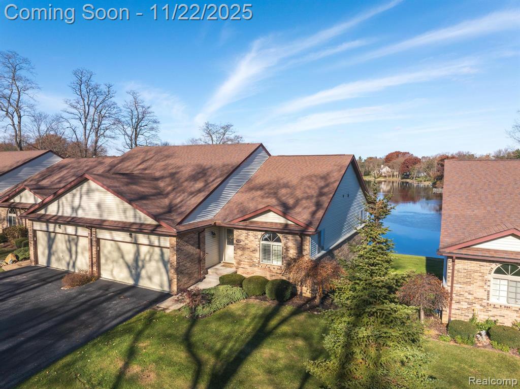7121 Bluewater Drive, Clarkston, MI 48348 — front exterior