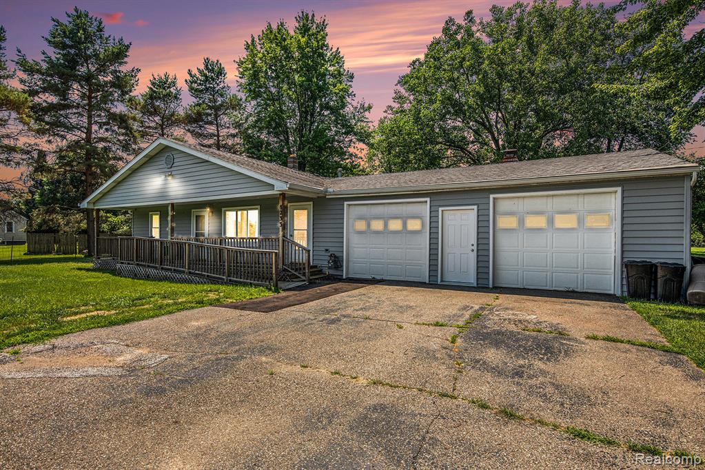8233 N Genesee Road, Mount Morris, MI 48458 — front exterior