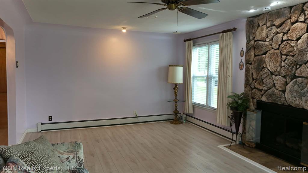 4959 Irwindale Drive, Waterford, MI 48328 — Photo 9