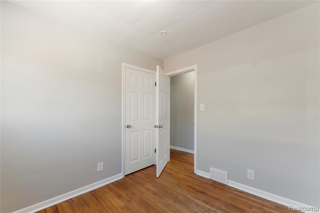6869 Buhr Street, Hamtramck, MI 48212 — Photo 8