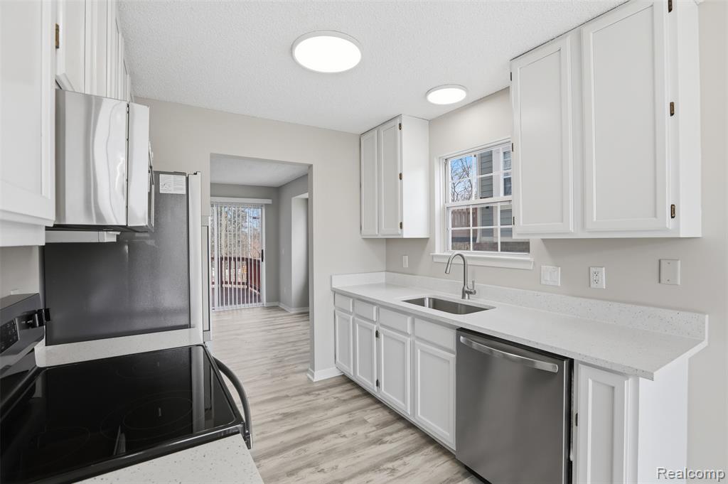 31192 Columbia Drive, Novi, MI, 48377