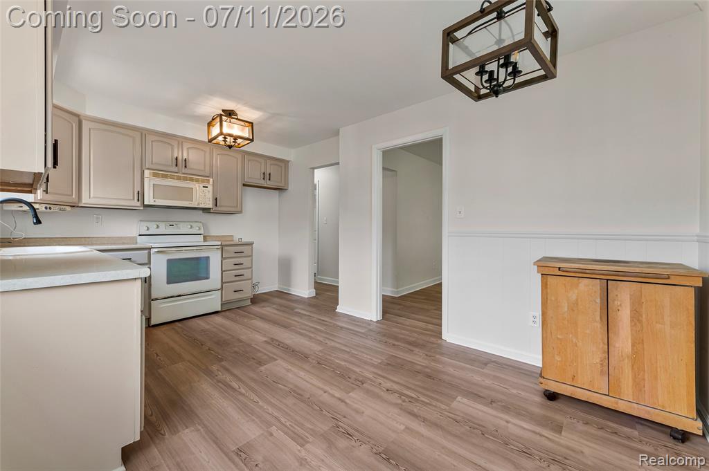 5965 N Lafayette Street, Dearborn Heights, MI 48127 — Photo 10