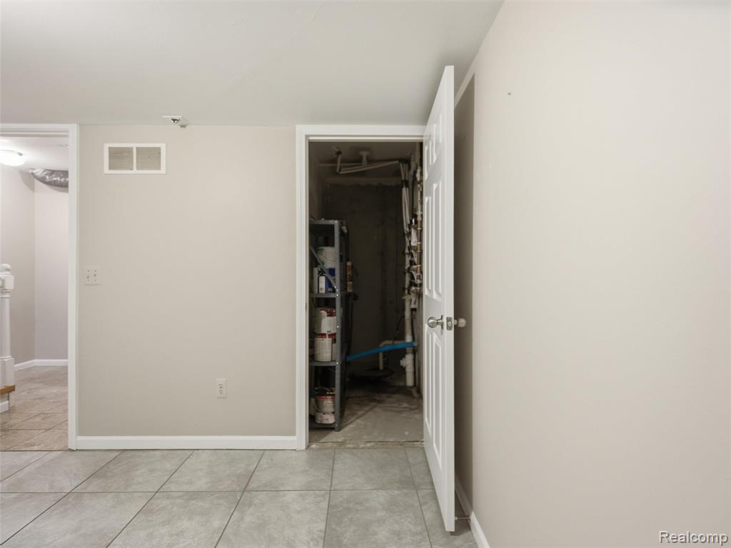 45650 Kennedy Avenue, Shelby Twp, MI 48315 — Photo 31